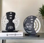 Perpetual round rotating desk calendar